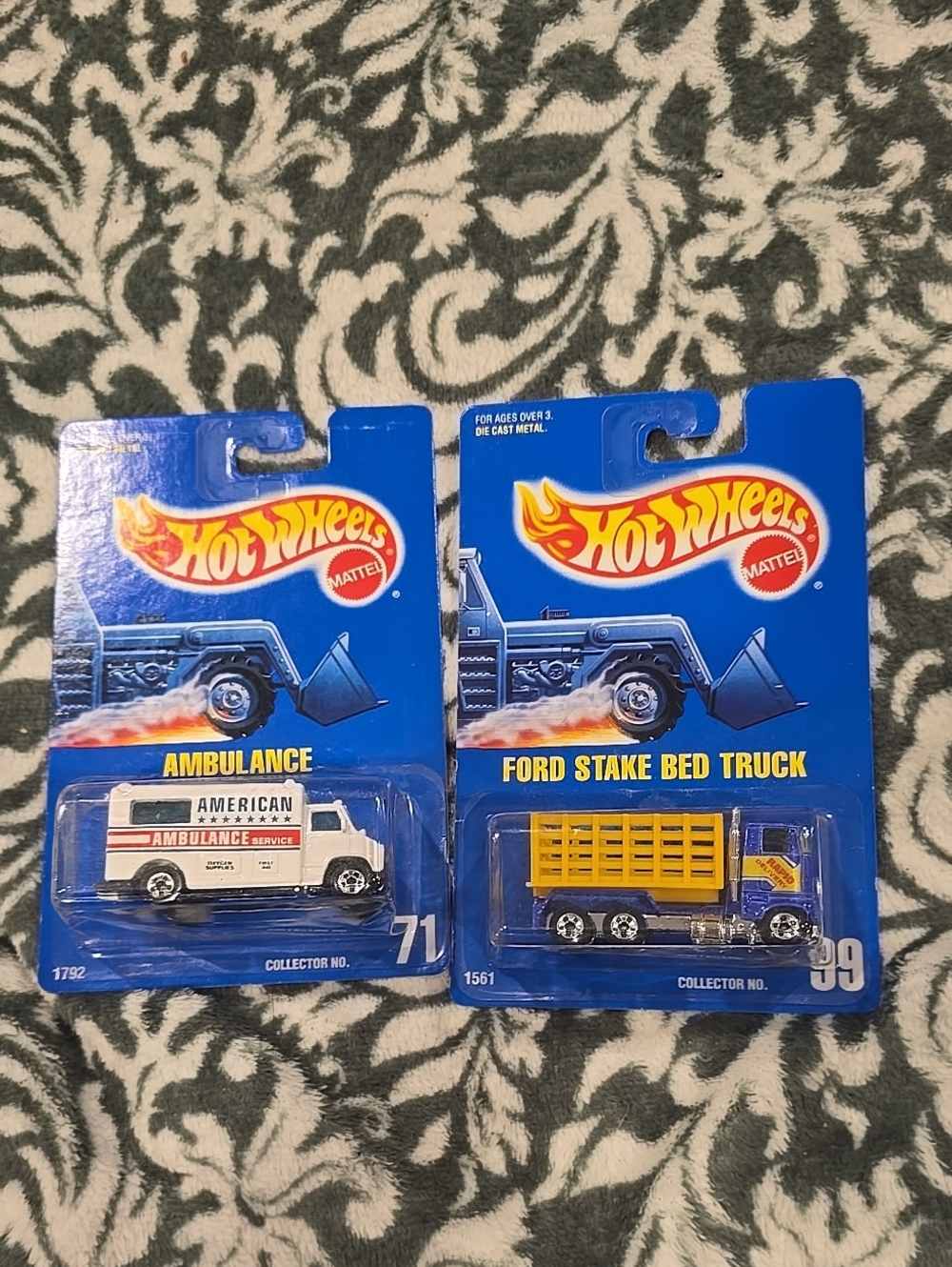 New 1991 Hot Wheels Ford Stake Bed Truck Ambulance